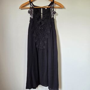EUC ENTRO LACED NECK HALTER STYLE LITTLE BLACK DRESS SIZE LARGE